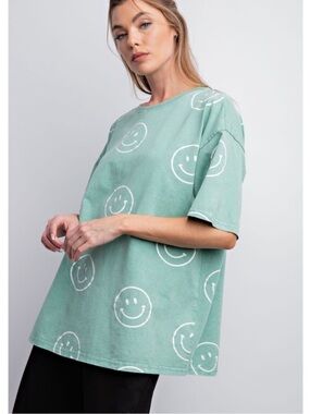 NWT: Easel Mineral Washed Smiley Face Short Sleeve Tee Shirt• Medium